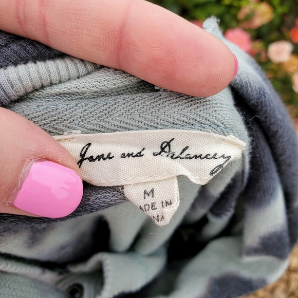 Jane and Delancey Blue Tie-Dye Hoodie Size Medium EUC - Picture 2 of 16